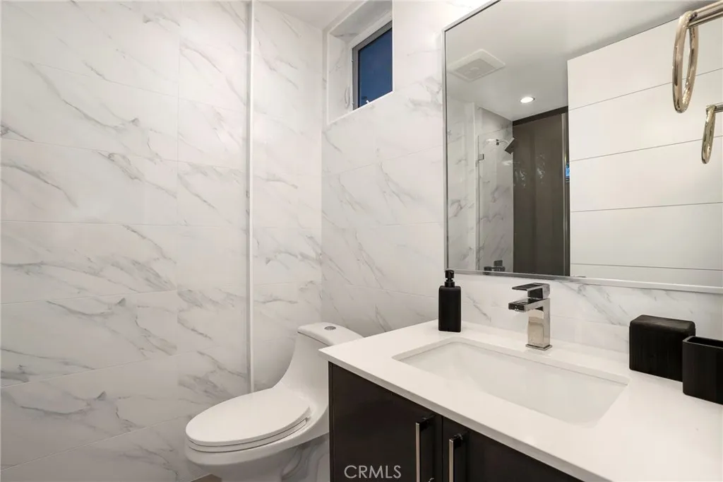 Additional image 39 of 2309 Cove Avenue, Los Angeles, CA 90039