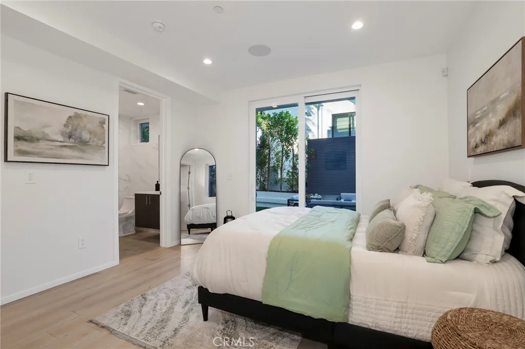 Additional image 38 of 2309 Cove Avenue, Los Angeles, CA 90039