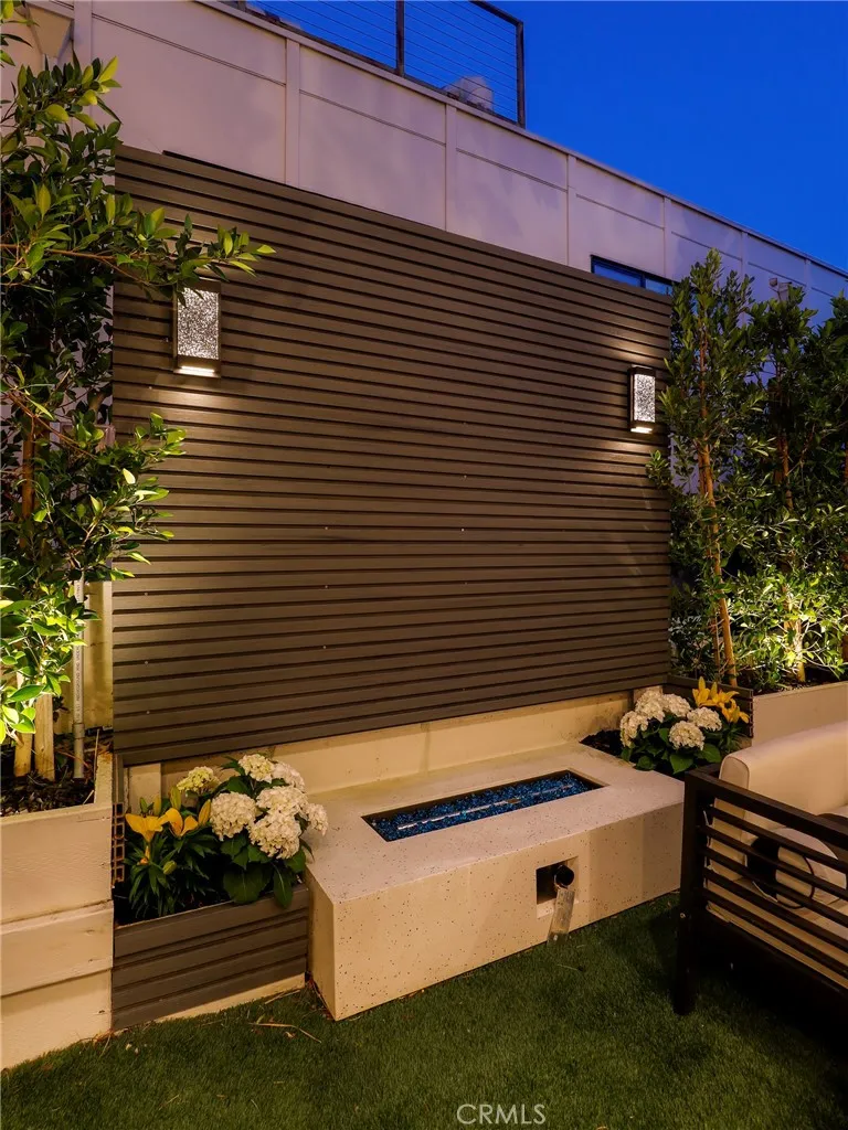 Additional image 135 of 2309 Cove Avenue, Los Angeles, CA 90039