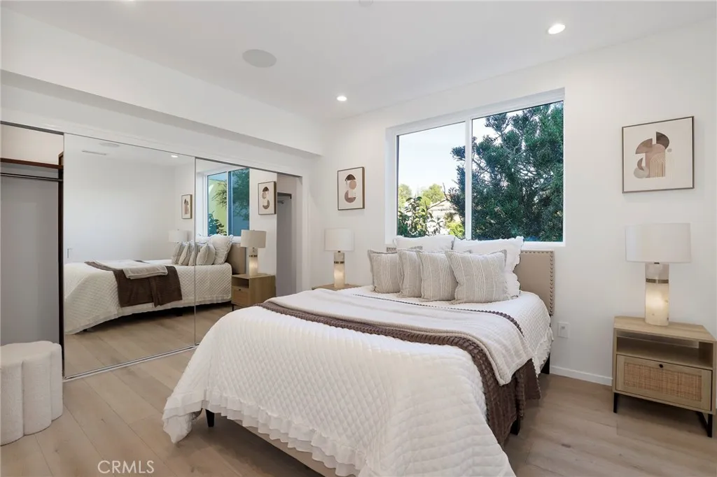 Additional image 94 of 2309 Cove Avenue, Los Angeles, CA 90039