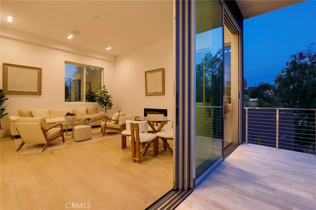 Additional image 55 of 2309 Cove Avenue, Los Angeles, CA 90039