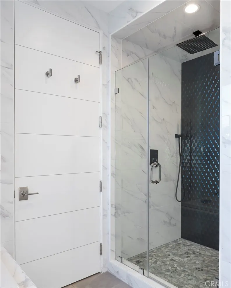 Additional image 104 of 2309 Cove Avenue, Los Angeles, CA 90039