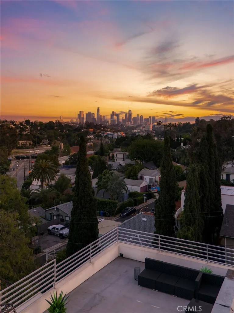 Additional image 137 of 2309 Cove Avenue, Los Angeles, CA 90039