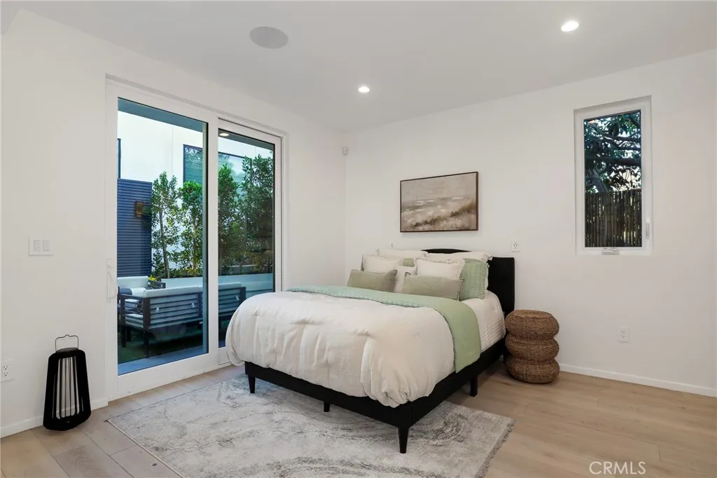 Additional image 37 of 2309 Cove Avenue, Los Angeles, CA 90039