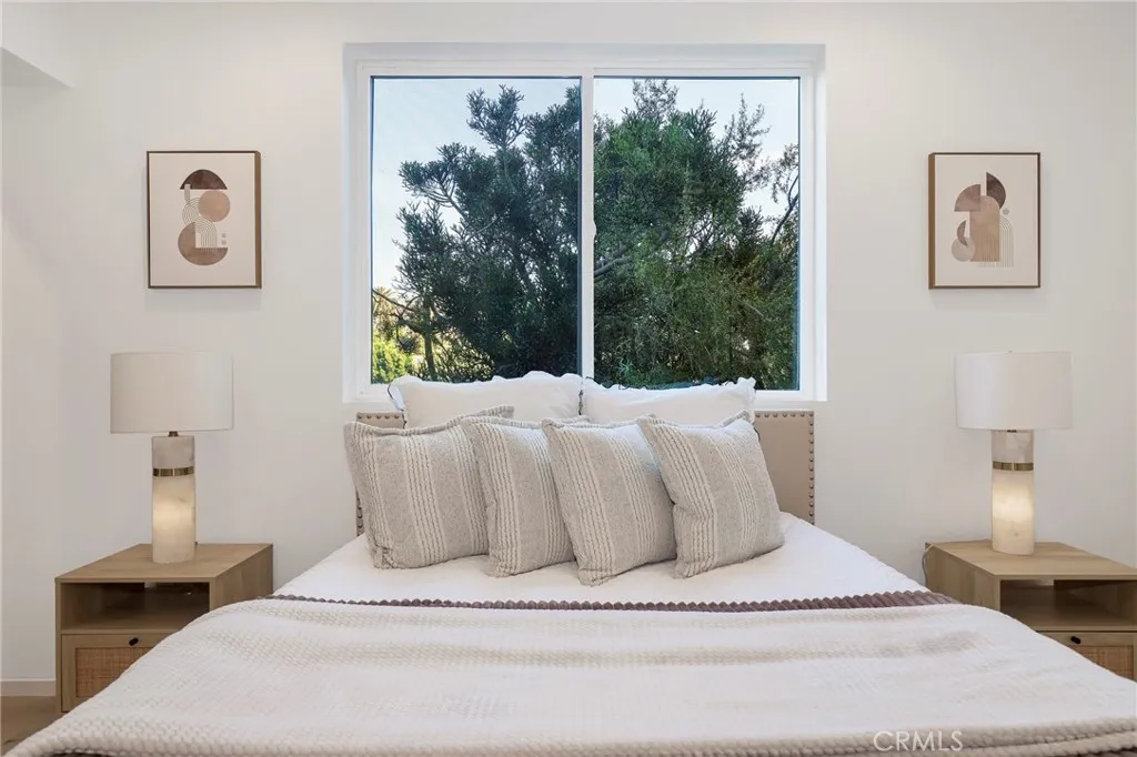 Additional image 25 of 2309 Cove Avenue, Los Angeles, CA 90039