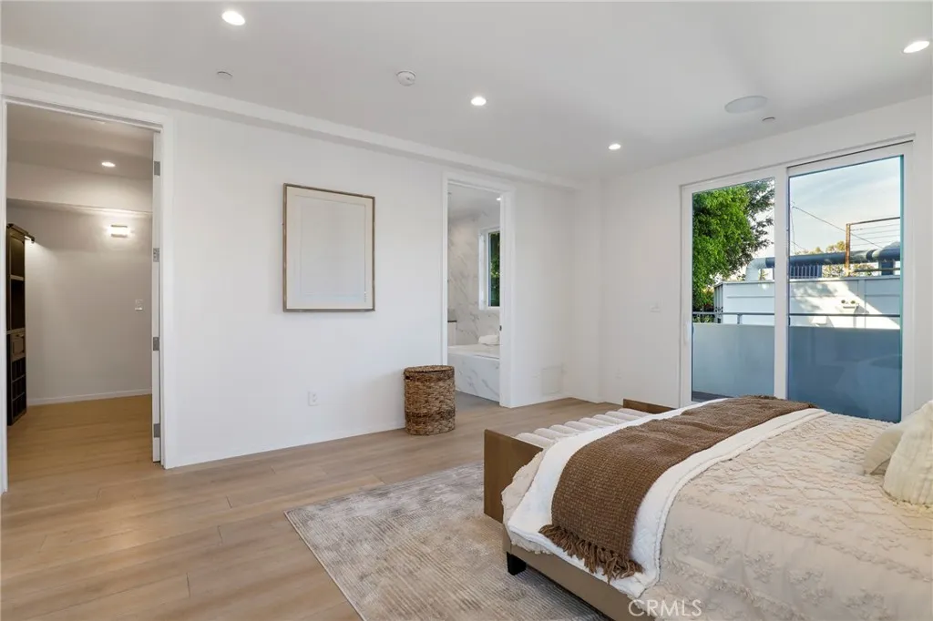 Additional image 29 of 2309 Cove Avenue, Los Angeles, CA 90039