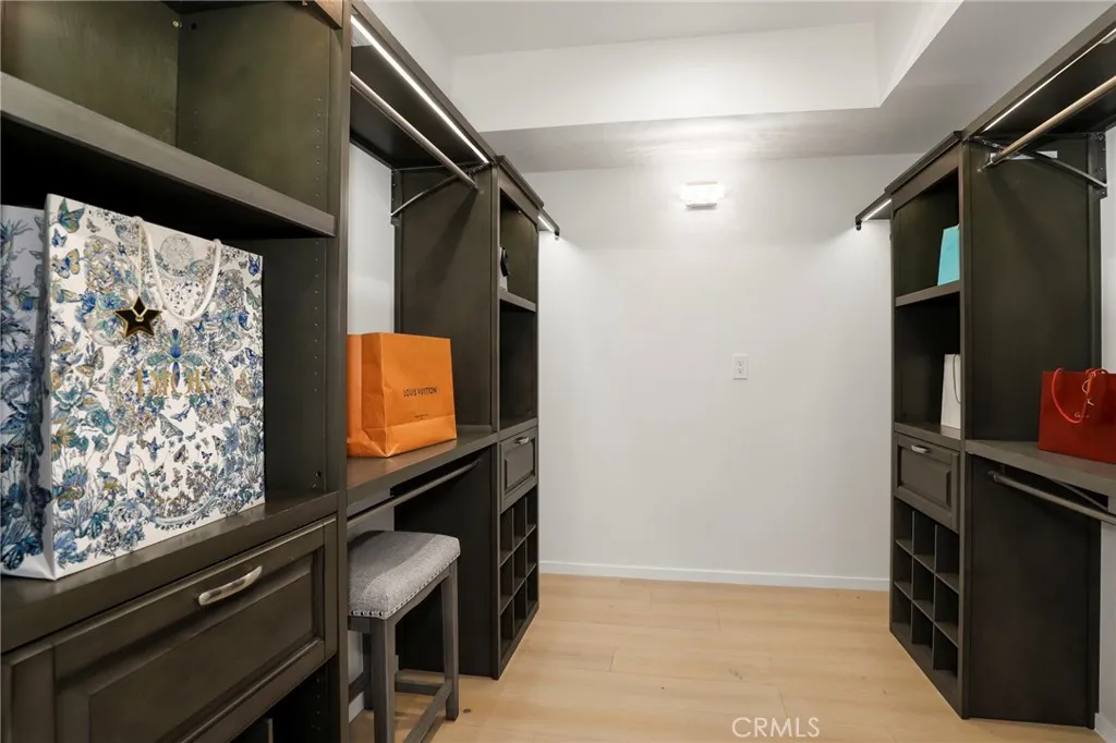 Additional image 30 of 2309 Cove Avenue, Los Angeles, CA 90039