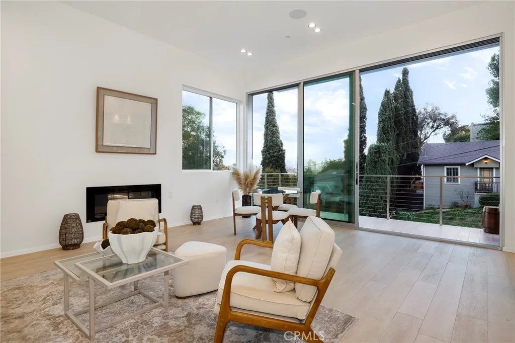 Additional image 13 of 2309 Cove Avenue, Los Angeles, CA 90039