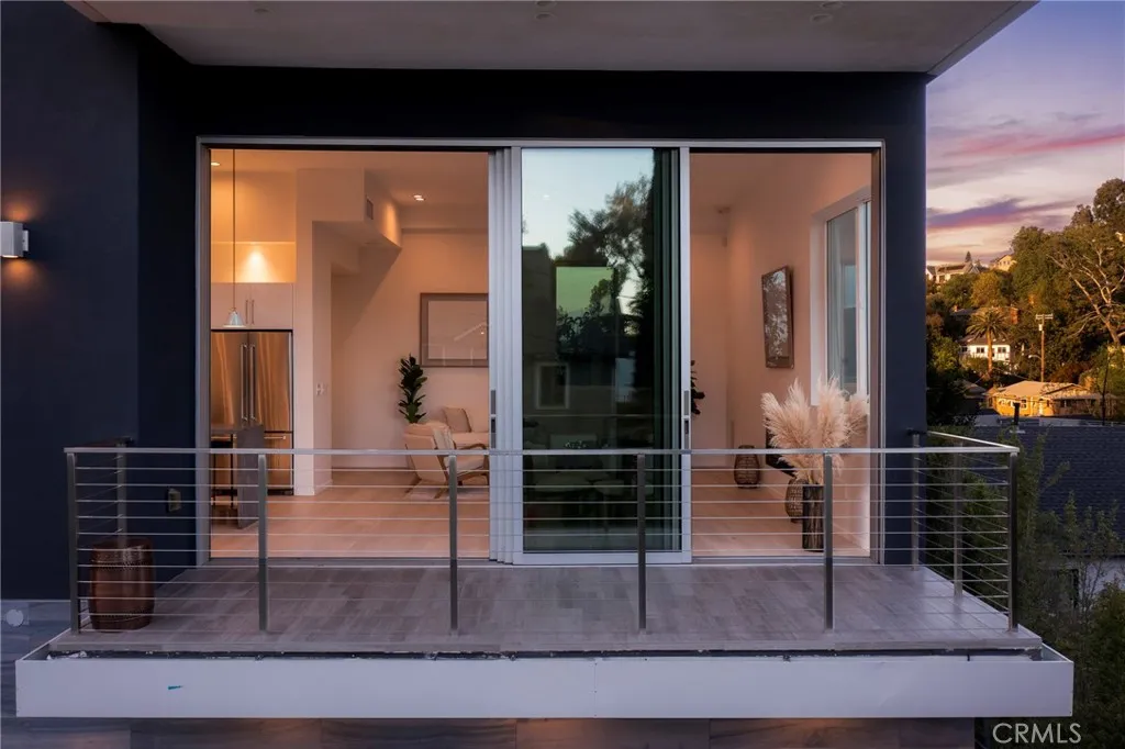 Additional image 59 of 2309 Cove Avenue, Los Angeles, CA 90039