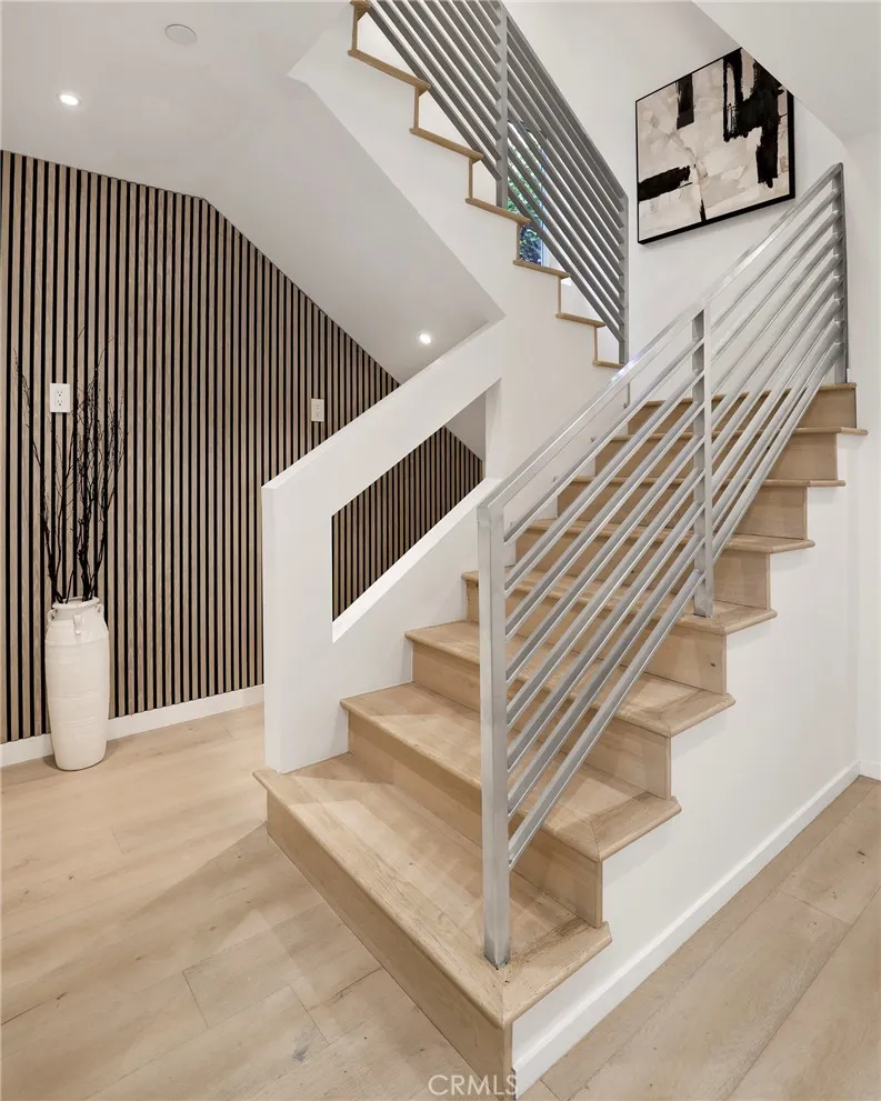 Additional image 106 of 2309 Cove Avenue, Los Angeles, CA 90039