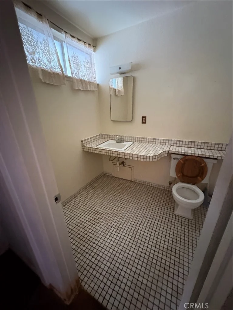 819 Perry Avenue, Montebello, CA 90640
