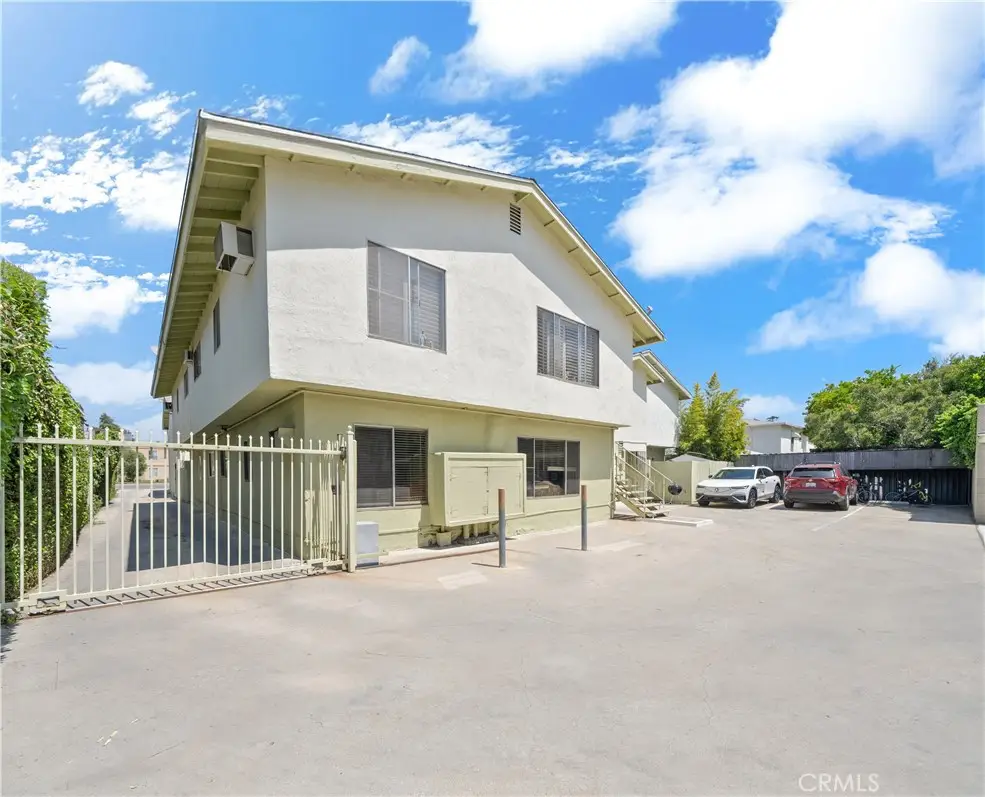 Additional image 19 of 13520 Victory Blvd, Van Nuys, CA 91401