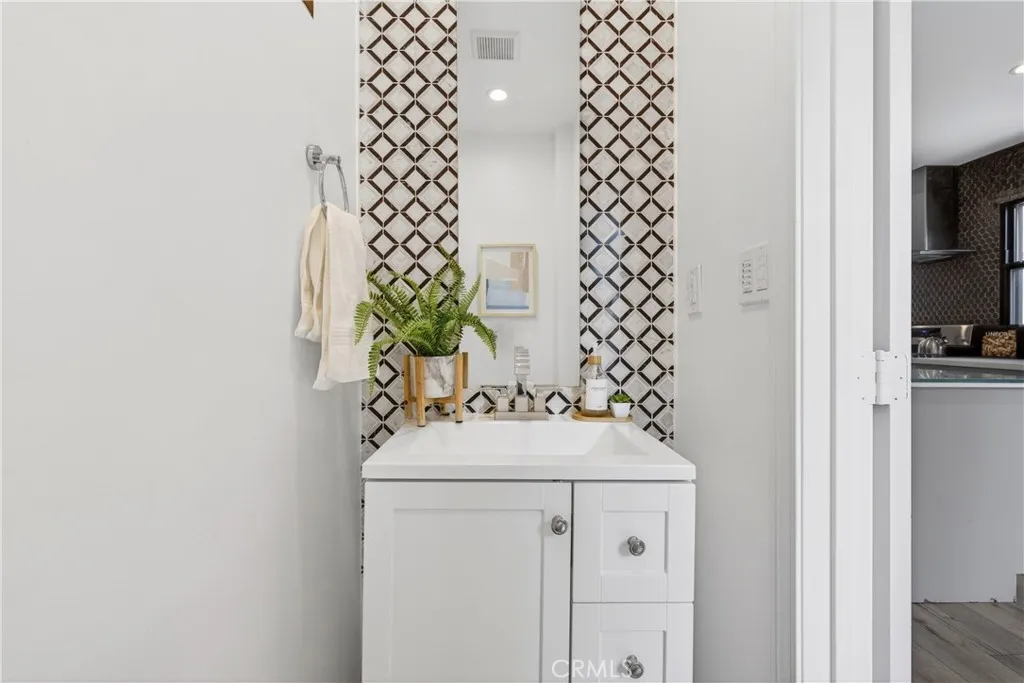 Additional image 17 of 2615 Clyde Ave, Los Angeles, CA 90016