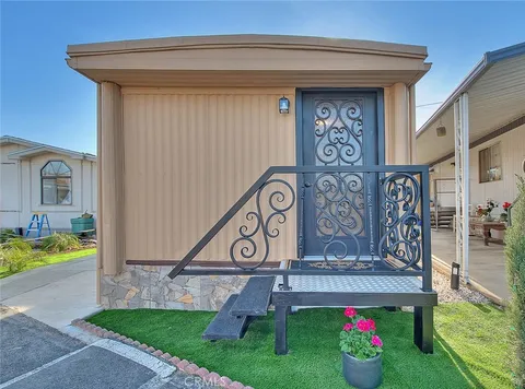9340 Foothill Boulevard Unit 21, Rancho Cucamonga, CA MLS: CV25059035