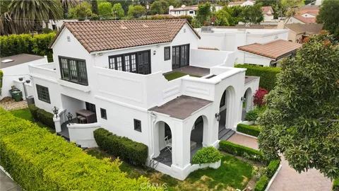 1901 N Oxford Avenue, Los Angeles, CA MLS: PW25089478