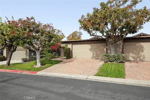 8 Arboles Unit 4, Irvine, CA MLS: NP25058607