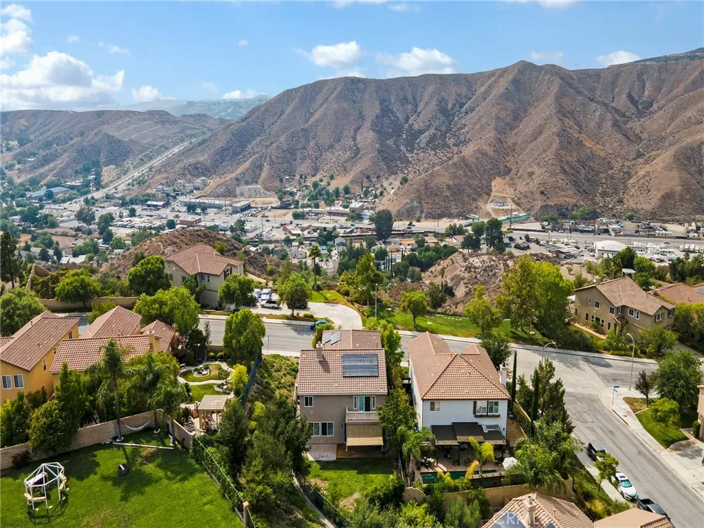 Property image for 28346 Linda Vista St, Canyon Country, CA 91387