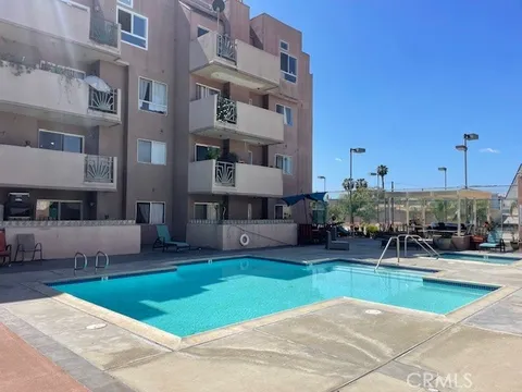 450 E 4th Street Unit 304, Santa Ana, CA 92701 - MLS#: CV25059184