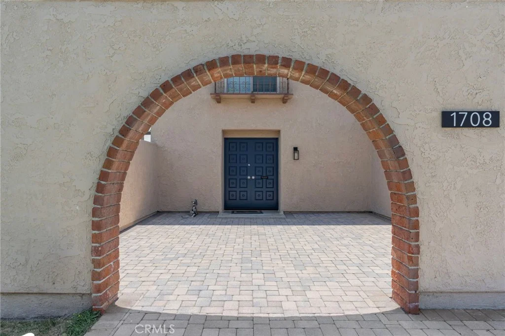 1708 E Cyrene Dr, Carson, CA 90746 photo 4