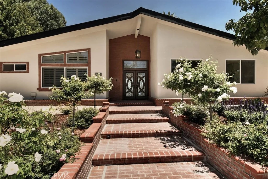 5124 Boda Place, Woodland Hills, CA 91367