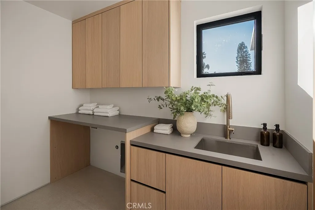 Additional image 70 of 15451 Camarillo Street, Sherman Oaks, CA 91403