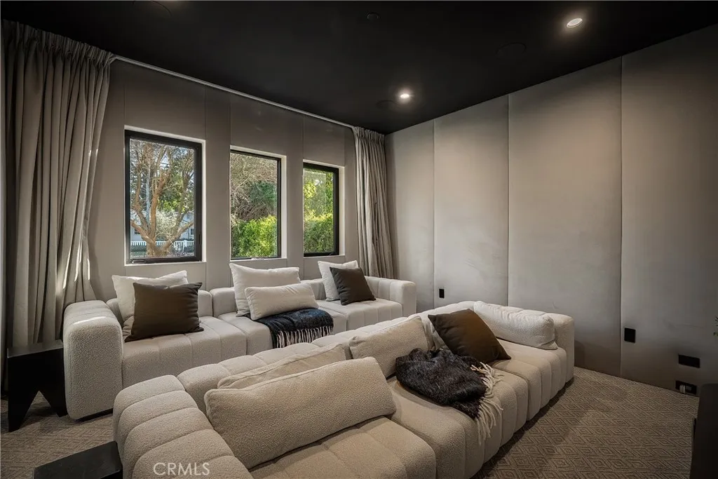 Additional image 52 of 15451 Camarillo Street, Sherman Oaks, CA 91403