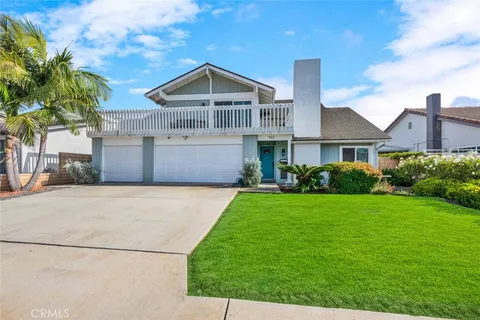 937 Carnation Avenue, Costa Mesa, CA MLS: PW25087729