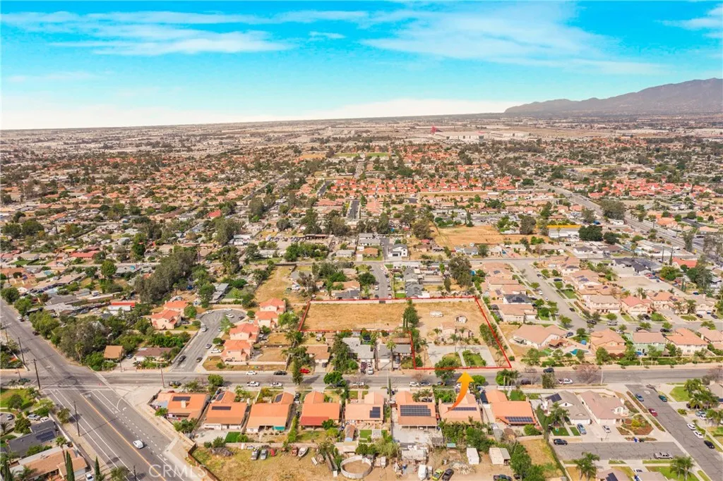 9408 Poplar Avenue, Fontana, CA 92335