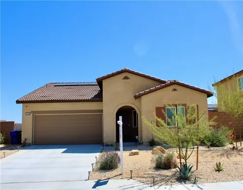 15563 San Francisco Lane, Victorville, CA MLS: HD25084347
