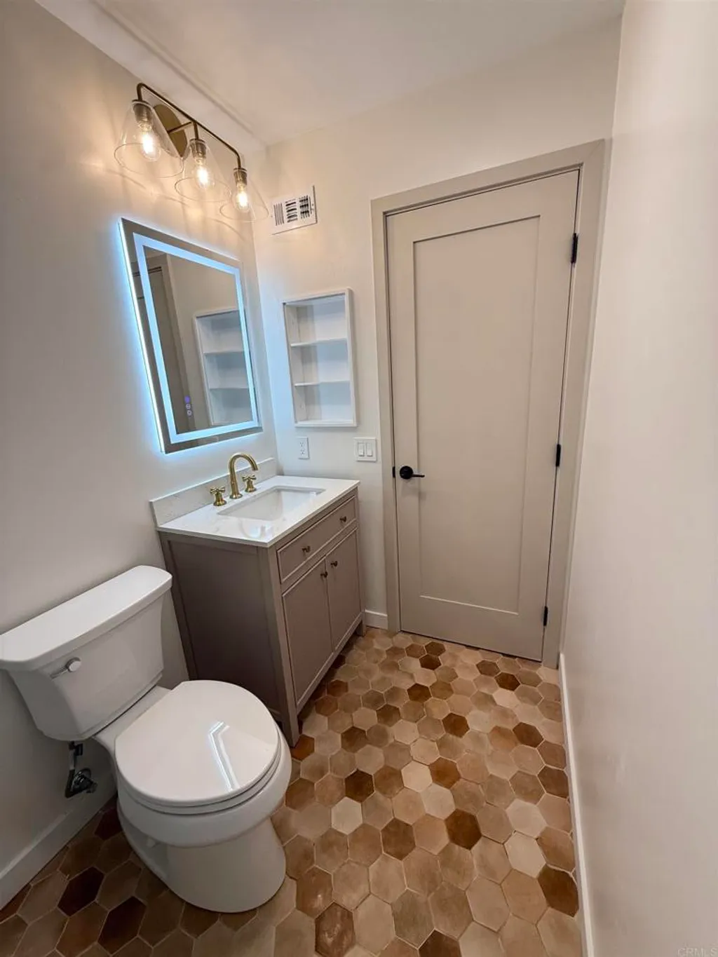 Additional image 13 of 10296 Baroness Avenue, San Diego, CA 92126