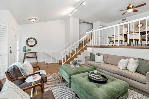 18120 Oxnard Street Unit 76, Tarzana, CA MLS: LG25065242