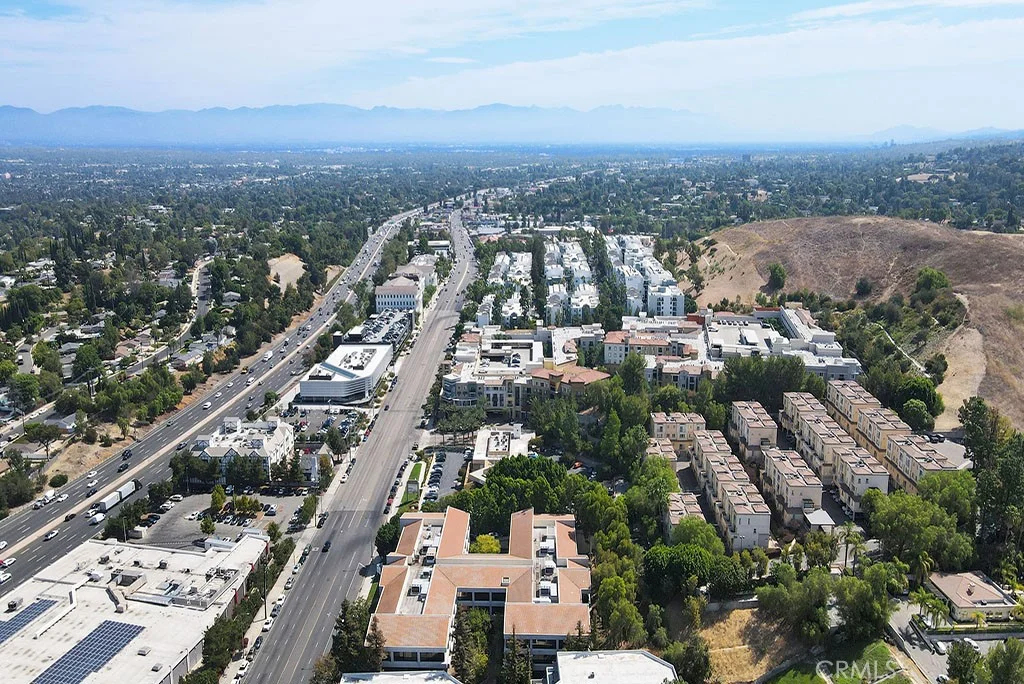5220 Premiere Hills Cir Unit 222, Woodland Hills, CA 91364