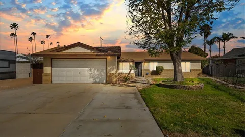 17526 Anastasia Court, Fontana, CA 92335 - MLS#: IV25041644