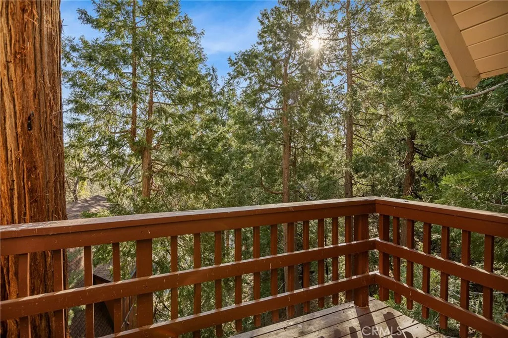 831 Nadelhorn Dr, Lake Arrowhead, CA 92352