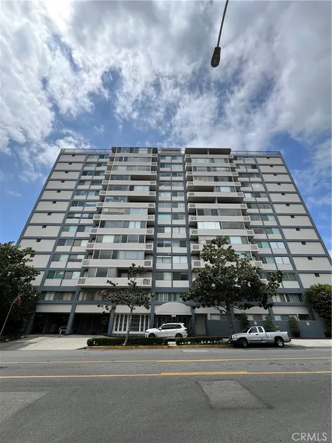 969 Hilgard Avenue Unit 706, Los Angeles, CA MLS: AR25104827