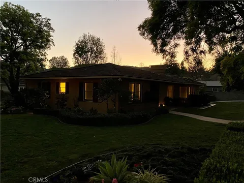 1565 Linda Vista Avenue, Pasadena, CA MLS: CV25052924