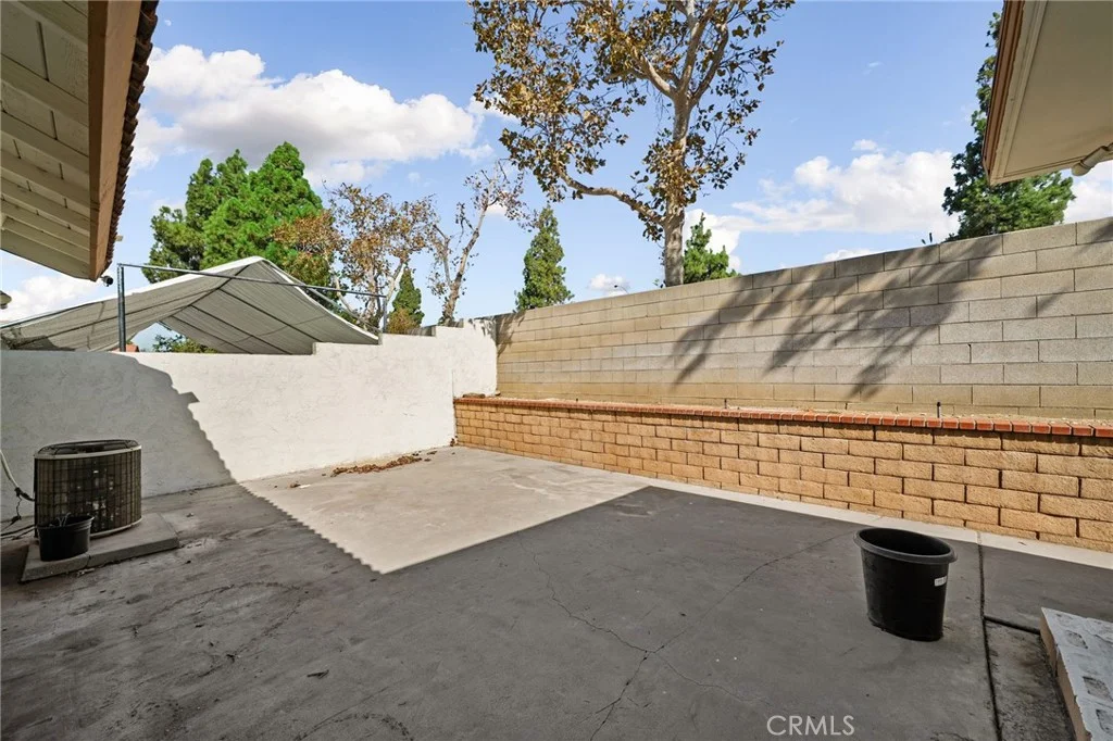 14422 Hillcrest Dr, Fontana, CA 92337