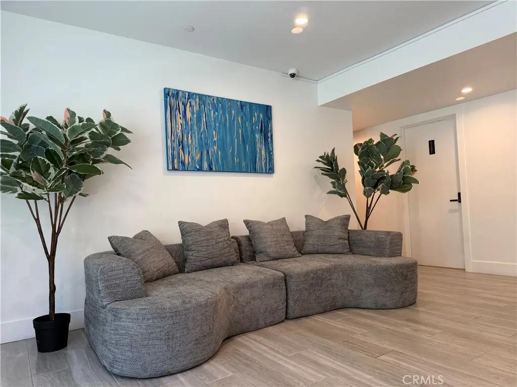 Additional image 19 of 5654 La Mirada Avenue, Los Angeles, CA 90038