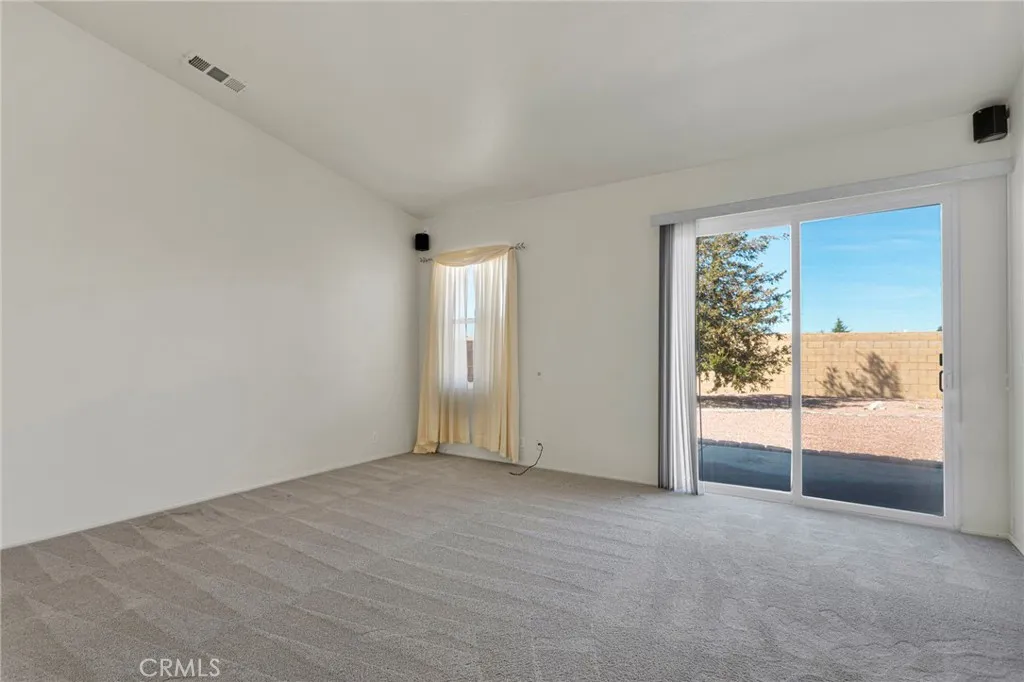 Additional image 95 of 18766 Kitom Rd, Apple Valley, CA 92308