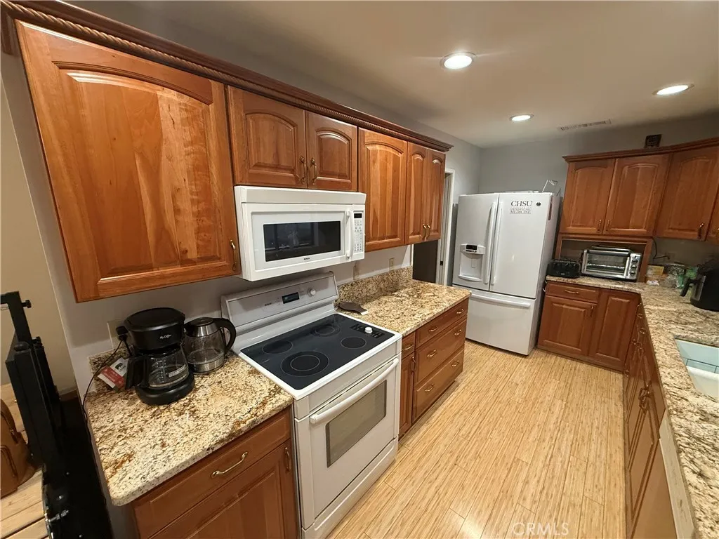 Additional image 5 of 1854 Cougar Lane, Clovis, CA 93611