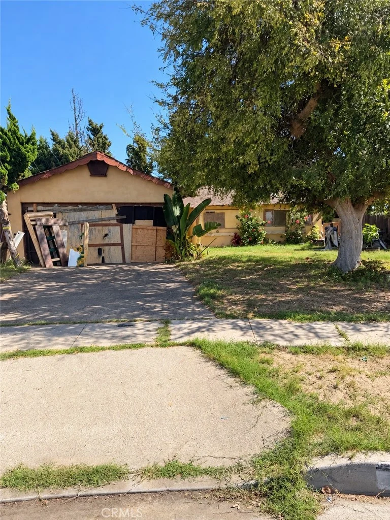 4922 W Flight Ave, Santa Ana, CA 92704