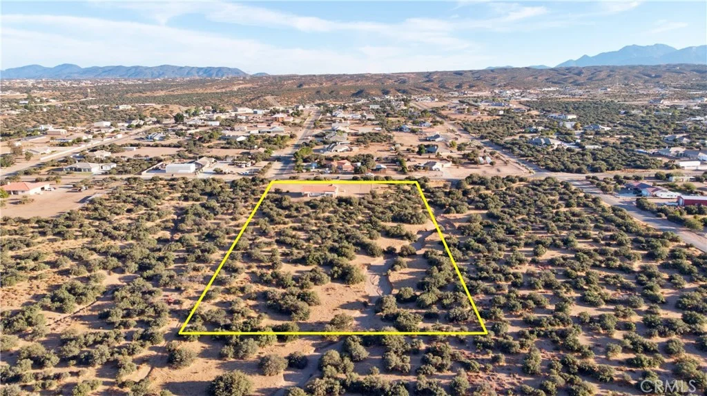 9352 Cedar Street, Oak Hills, CA 92344