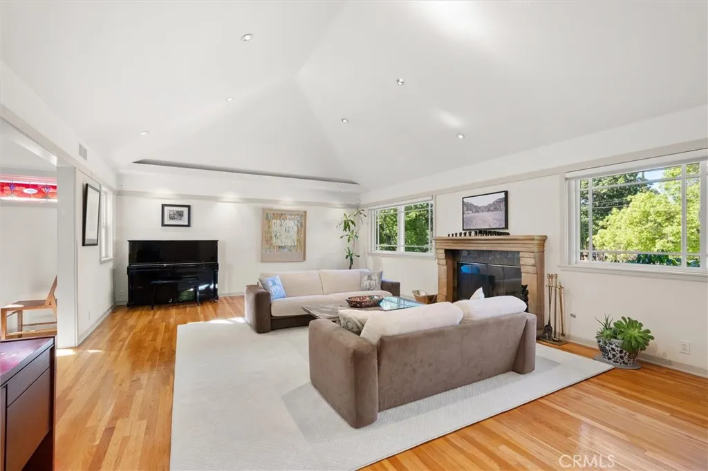 Additional image 6 of 632 S. Grand Avenue, Pasadena, CA 91105