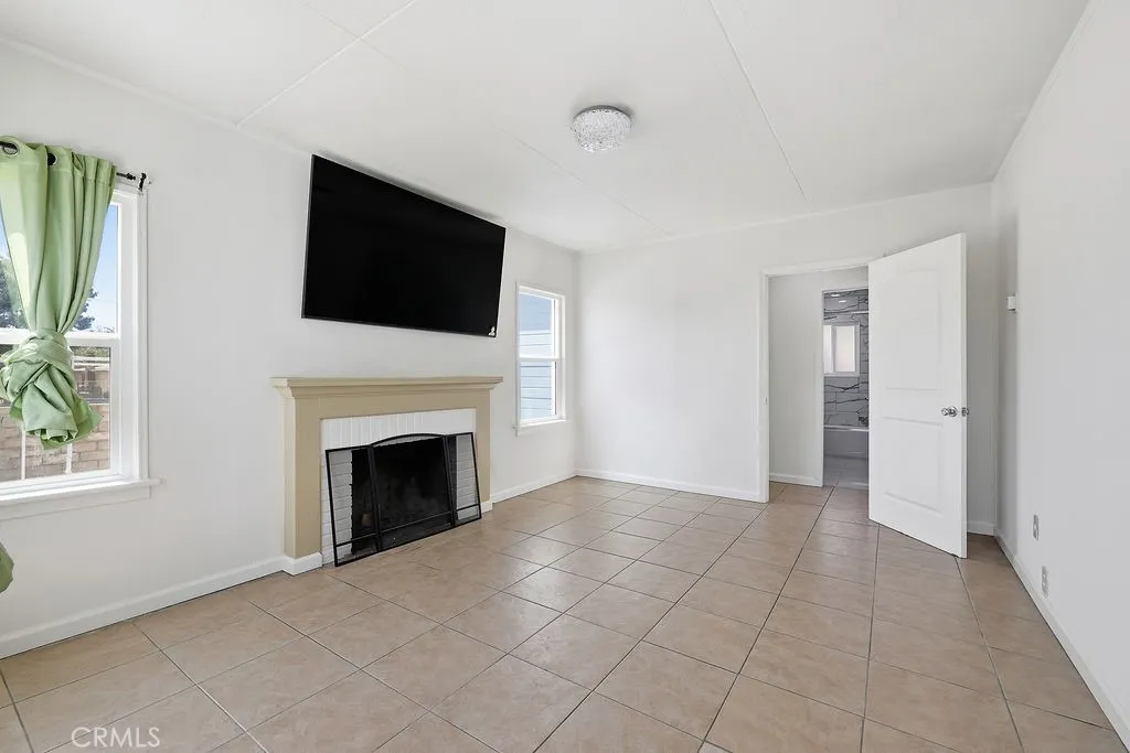 Additional image 2 of 557 W Oldfield Street, Lancaster, CA 93534