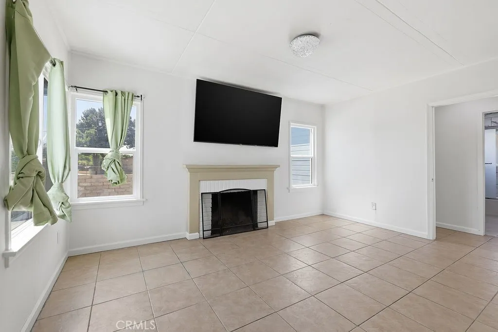 Additional image 42 of 557 W Oldfield Street, Lancaster, CA 93534