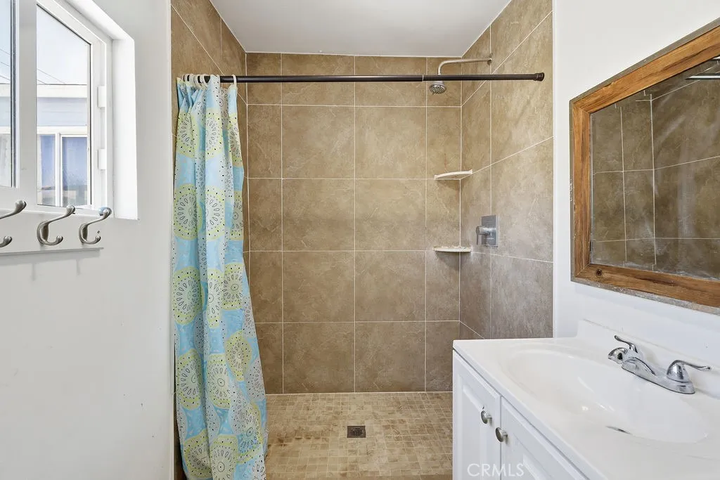 Additional image 60 of 557 W Oldfield Street, Lancaster, CA 93534