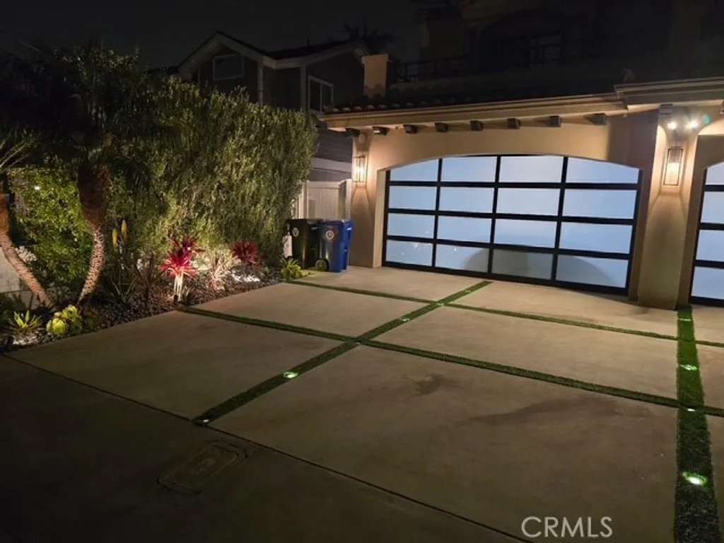 1510 10th St, Manhattan Beach, CA 90266