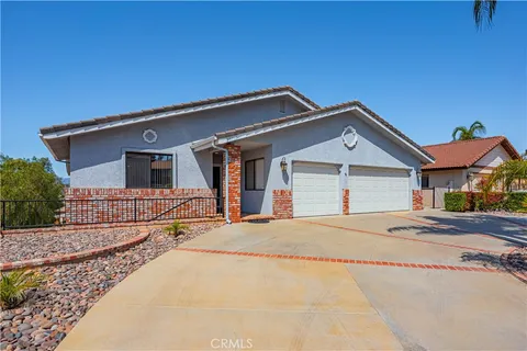 23190 Compass Drive, Canyon Lake, CA MLS: IV25074822