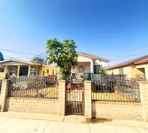 225 S Kern Avenue, Los Angeles, CA 90022 - MLS#: RS25015398