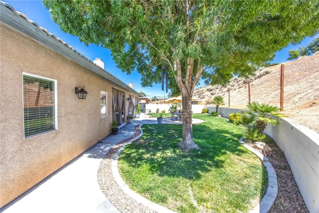 17659 Bangor Ave, Hesperia, CA 92345